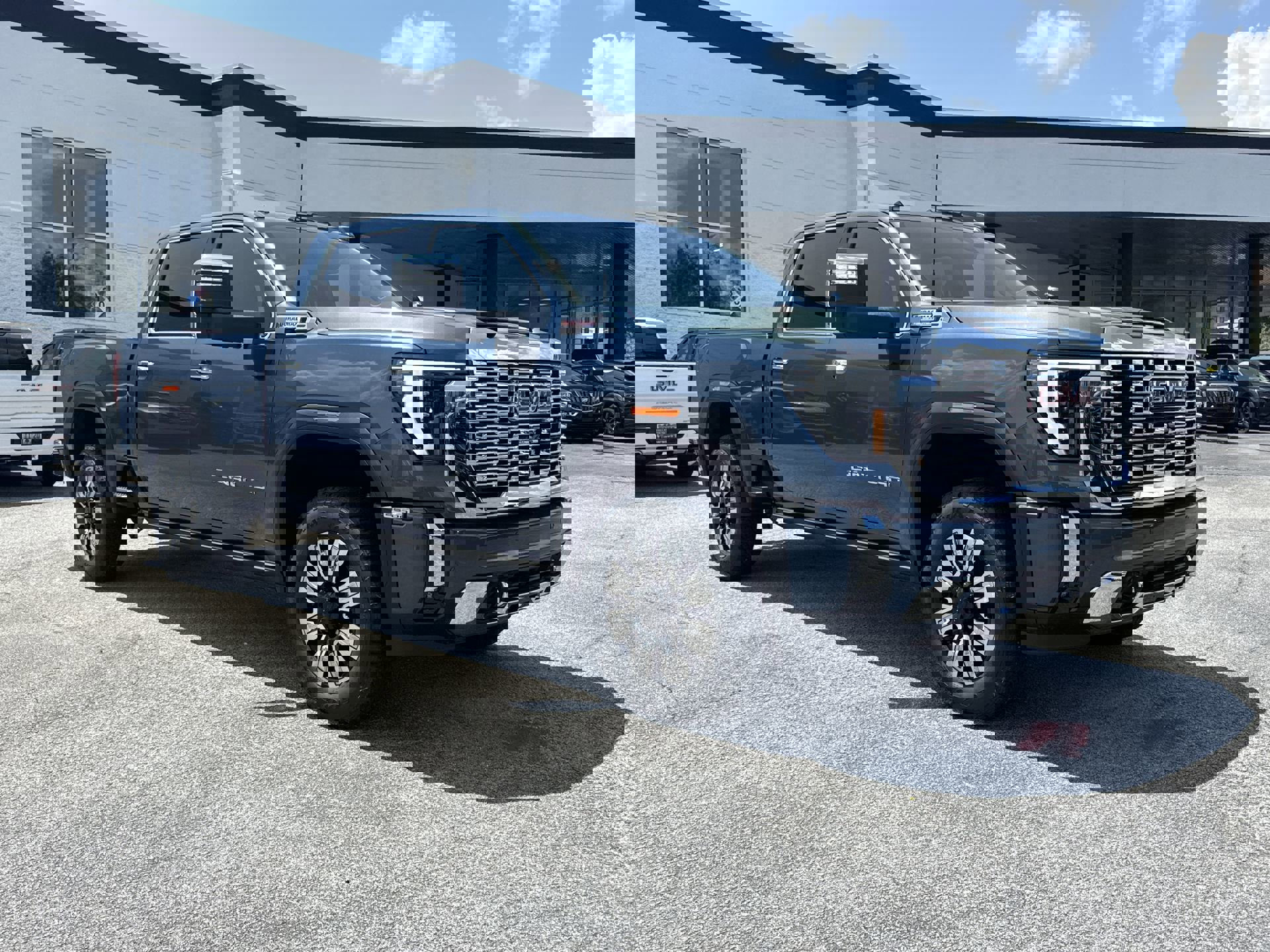 2025 Gmc Sierra 2500 HD Denali photo 2