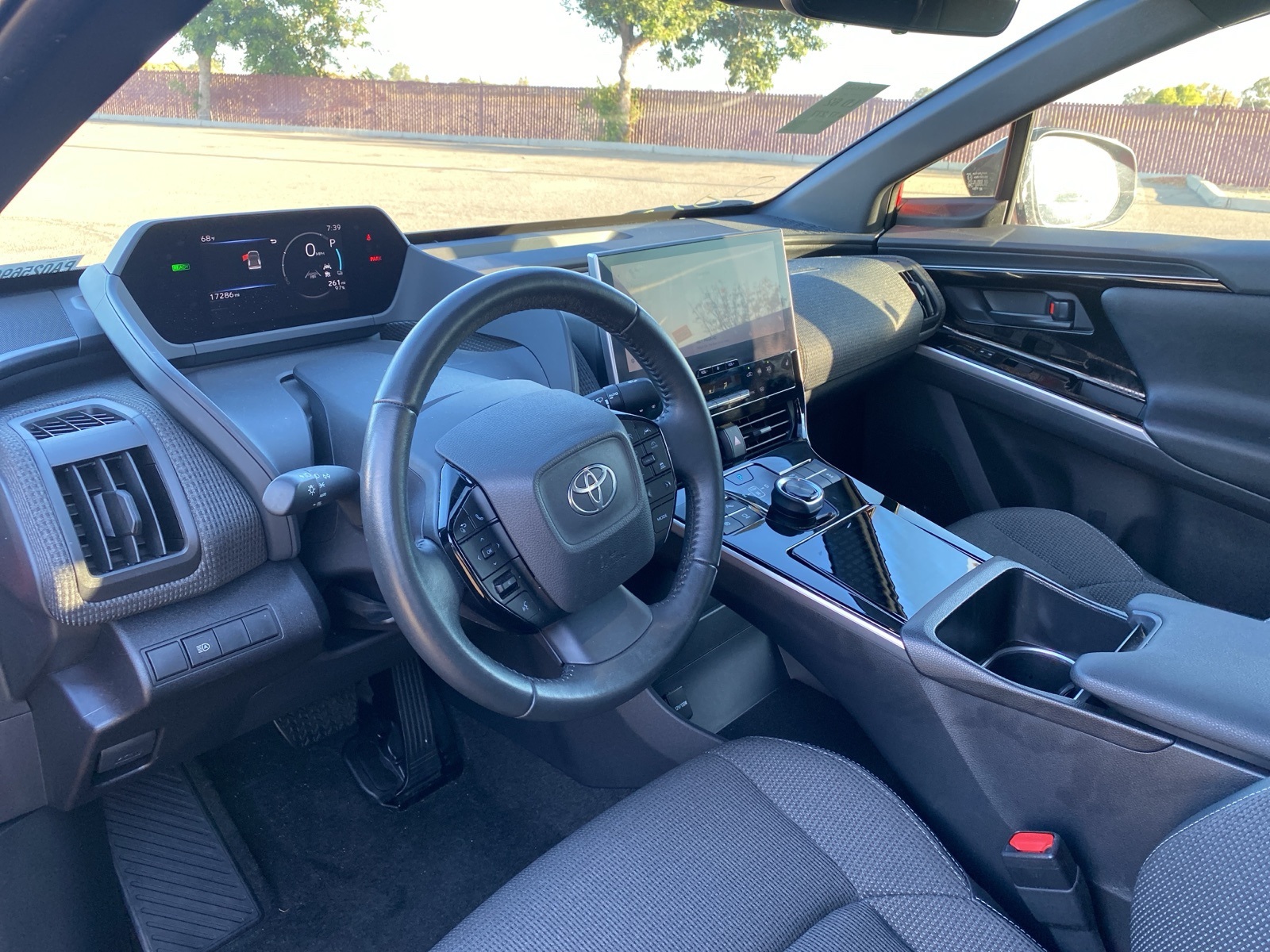2023 Toyota bZ4X XLE photo 8