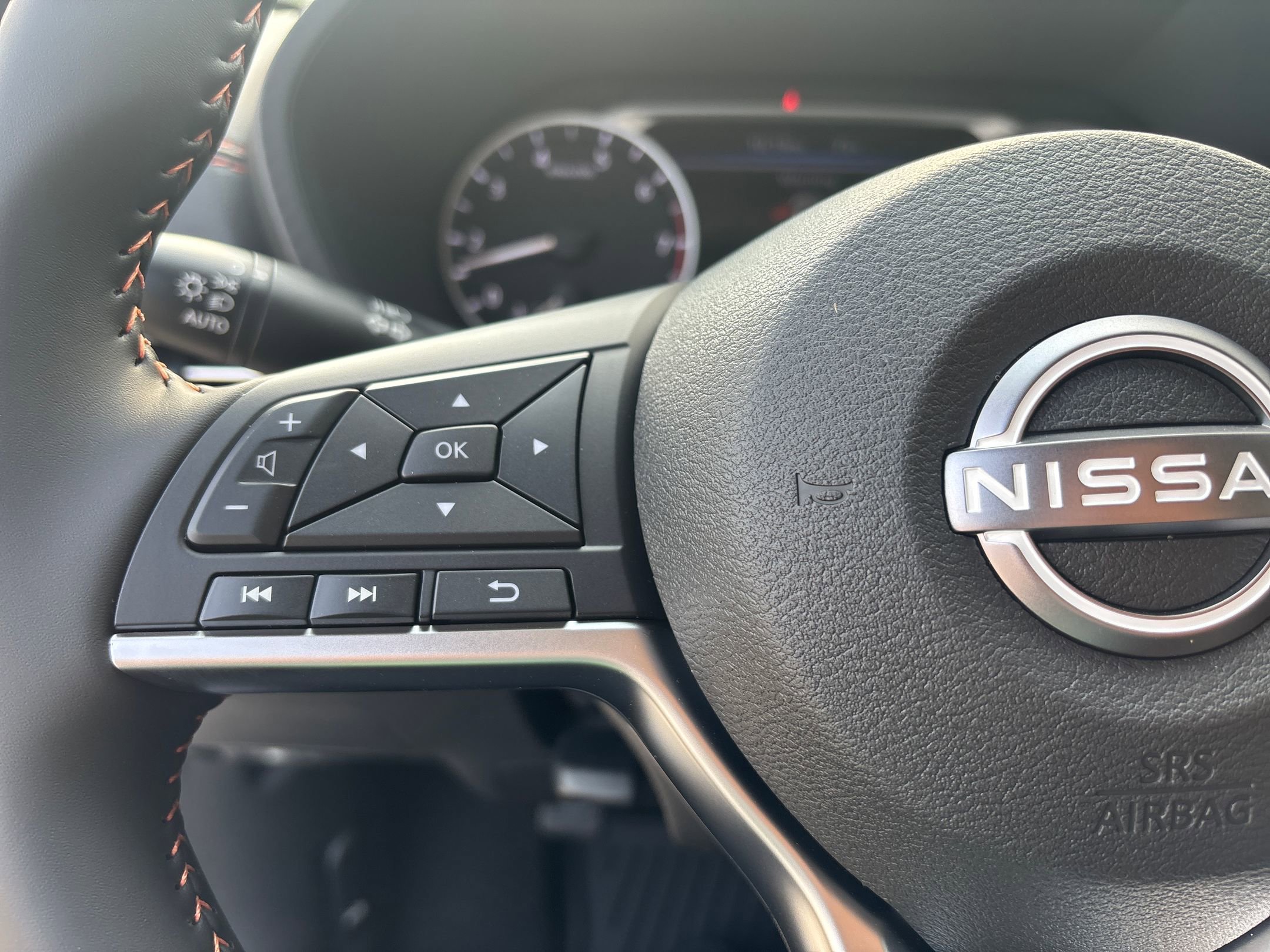 2025 Nissan Sentra SR photo 16