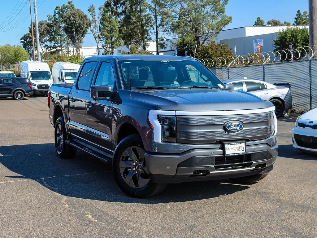 2025 Ford F-150 Lightning Lariat's photo