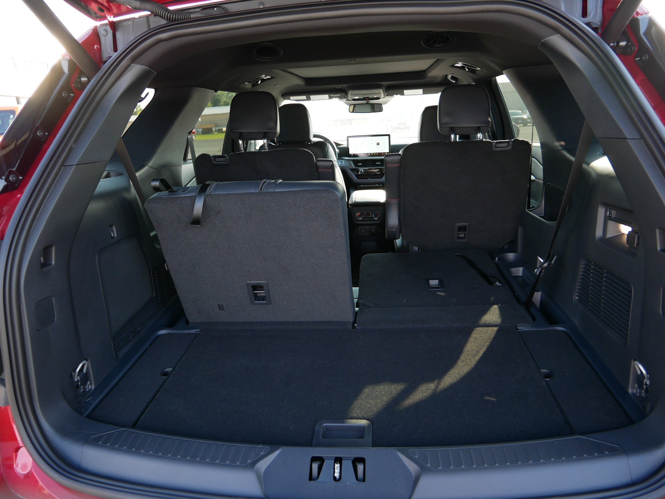 2025 Ford Explorer ST-Line photo 4