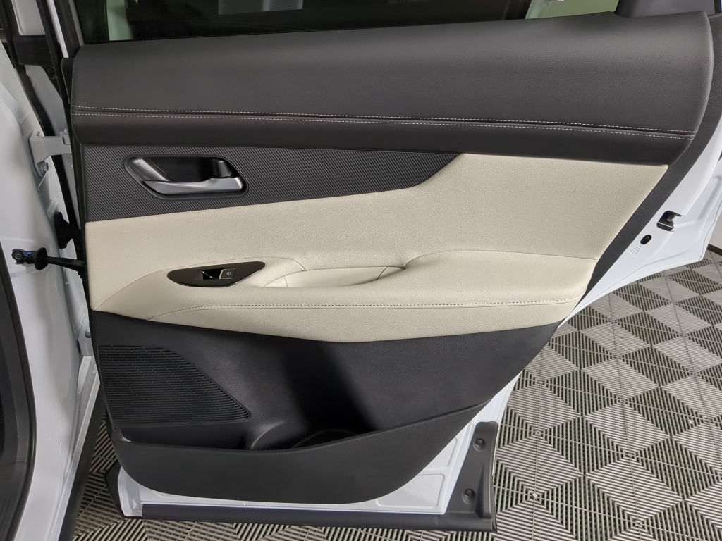 2025 Nissan Murano SL photo 21