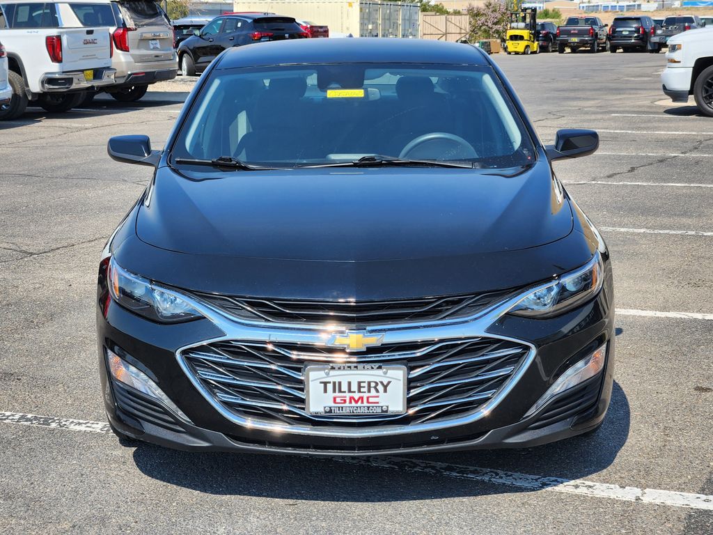 2023 Chevrolet Malibu 1LT photo 2