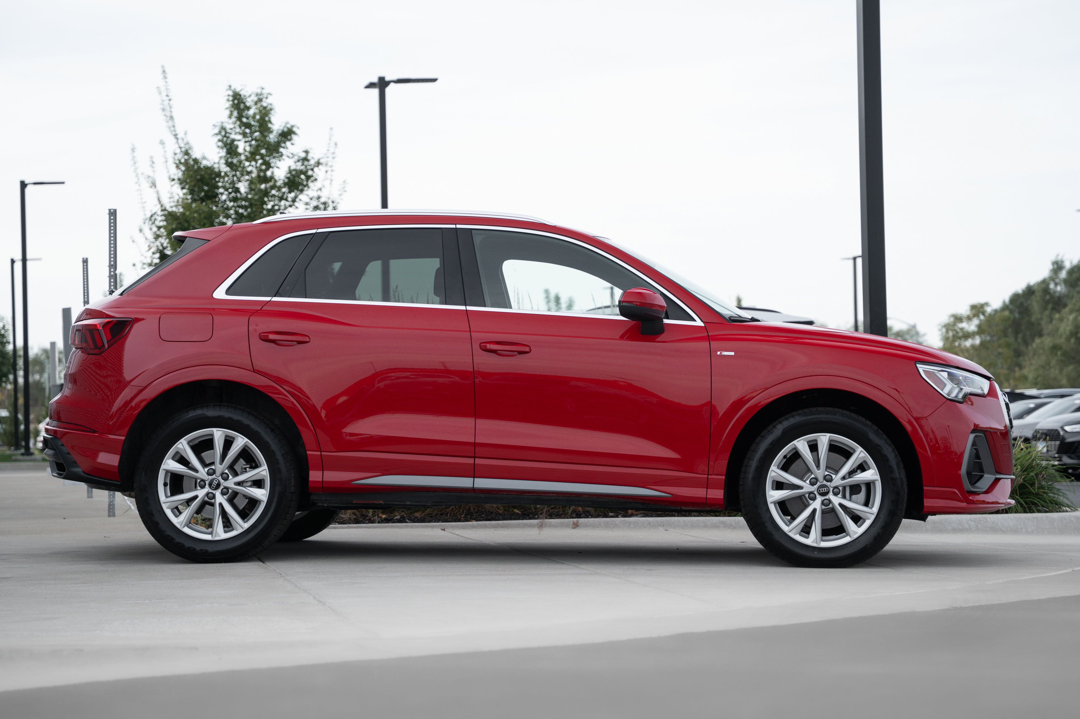 2022 Audi Q3 S line Premium Plus photo 2