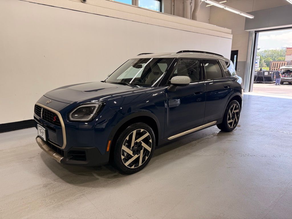 2025 MINI Countryman S's photo
