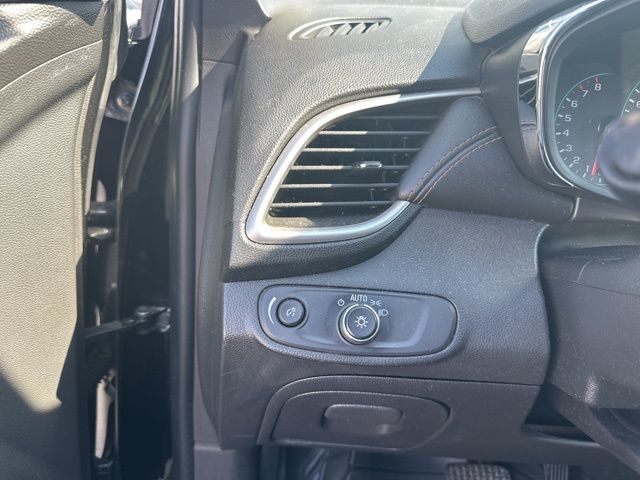 2020 Chevrolet Trax LT photo 13