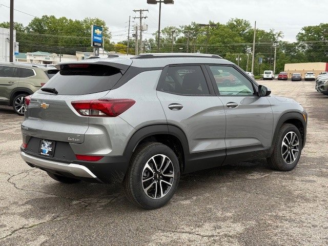 2026 Chevrolet Trailblazer LT photo 3