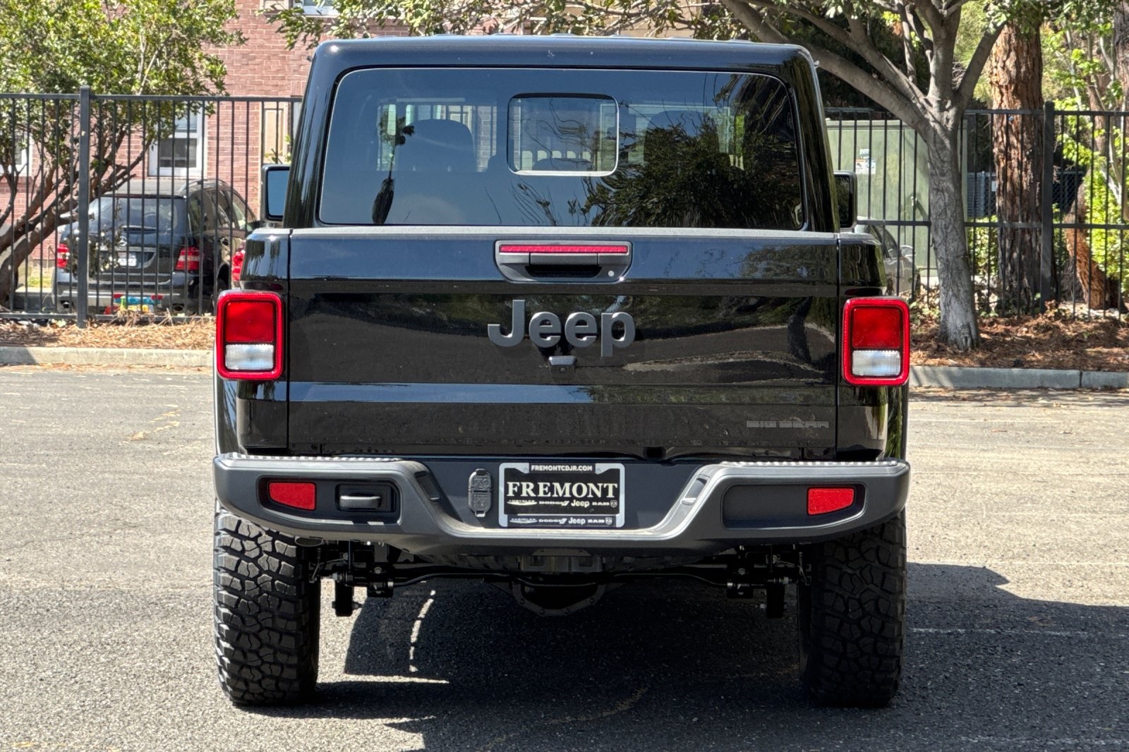 2025 Jeep Gladiator Sport photo 4