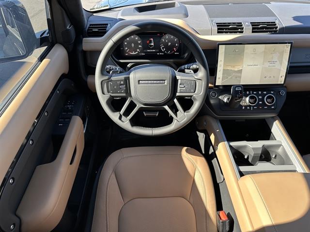 2026 Land Rover Defender 130 V8 photo 2