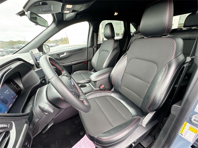 2025 Ford Escape ST-Line photo 3