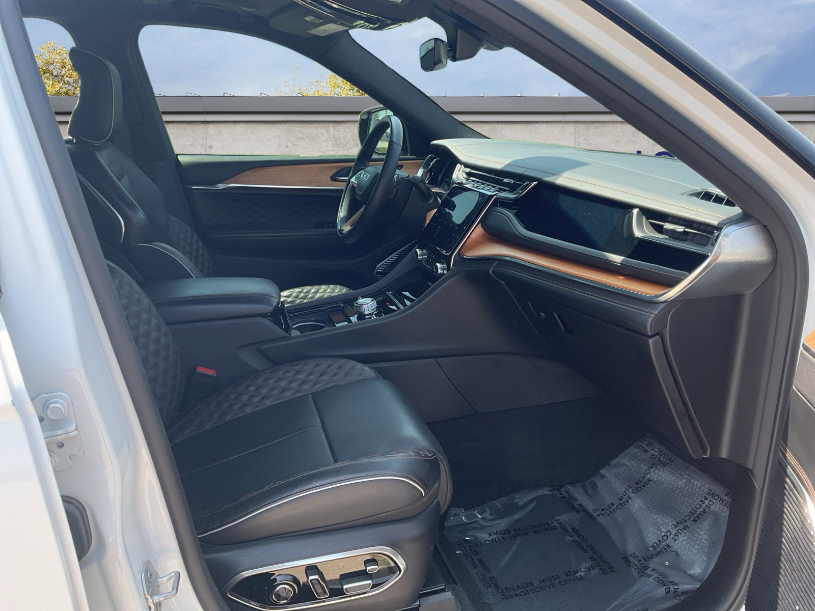 2022 Jeep Grand Cherokee Summit photo 8