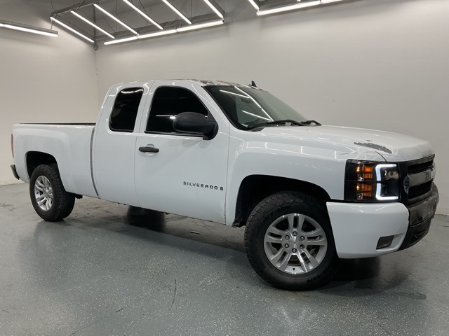 Used 2008 Chevrolet Silverado 1500 Work Truck with VIN 2GCEC19J381218349 for sale in Middlesboro, KY
