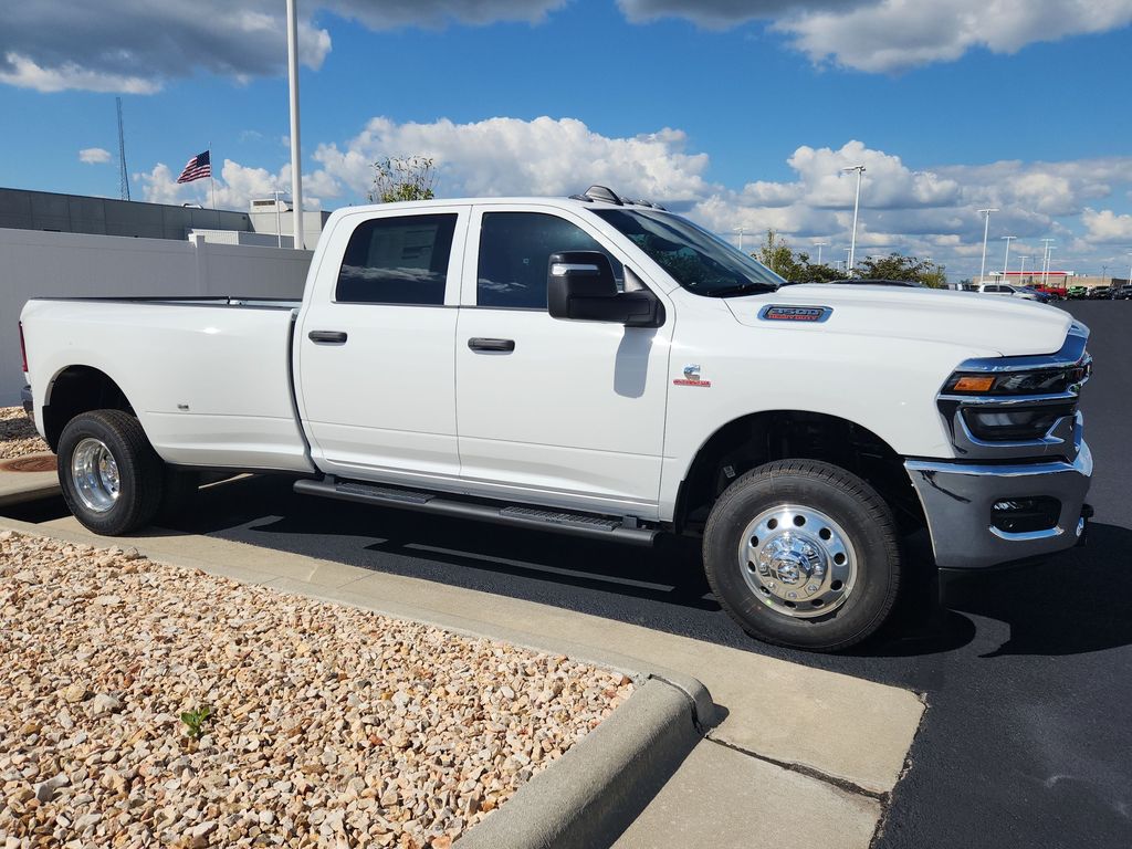 2026 Ram 3500 Tradesman photo 2