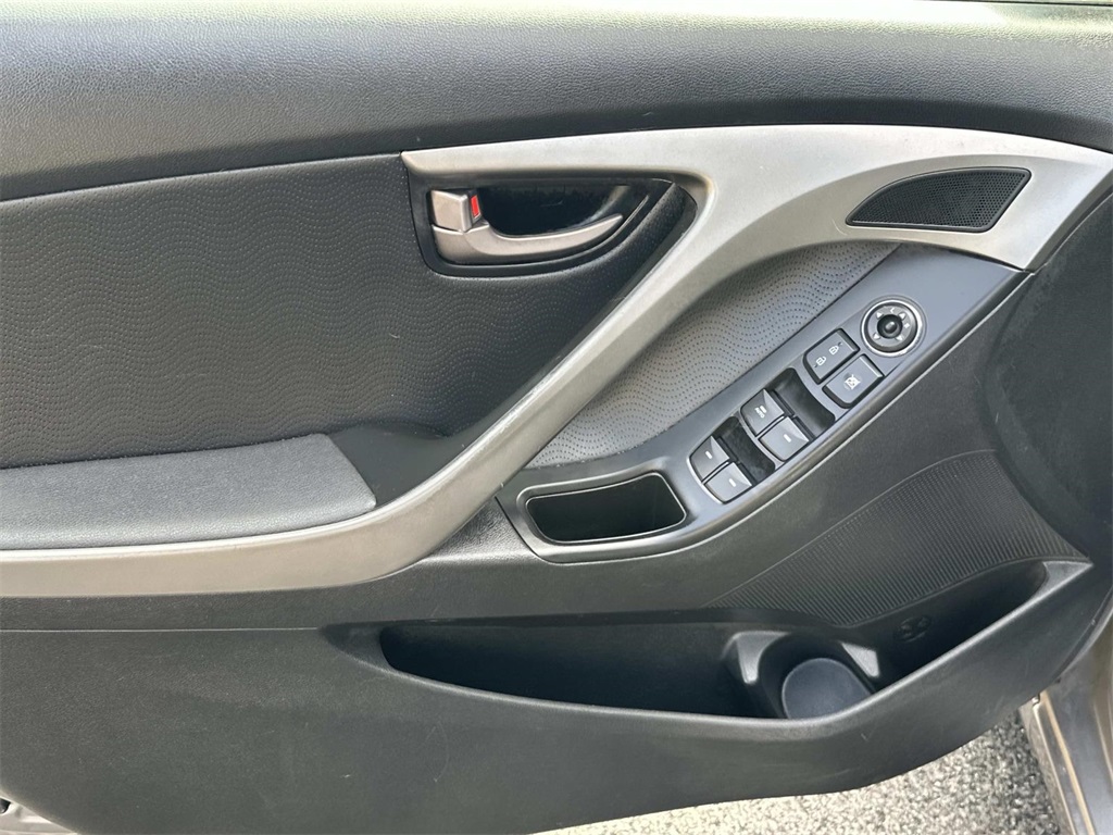2011 Hyundai Elantra Limited photo 26