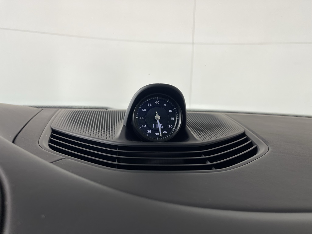 2024 Porsche Taycan Turbo photo 30
