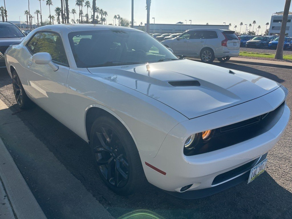 2023 Dodge Challenger SXT photo 3