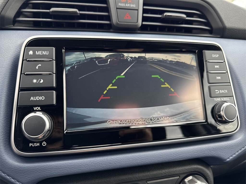 2025 Nissan Versa 1.6 SV photo 17