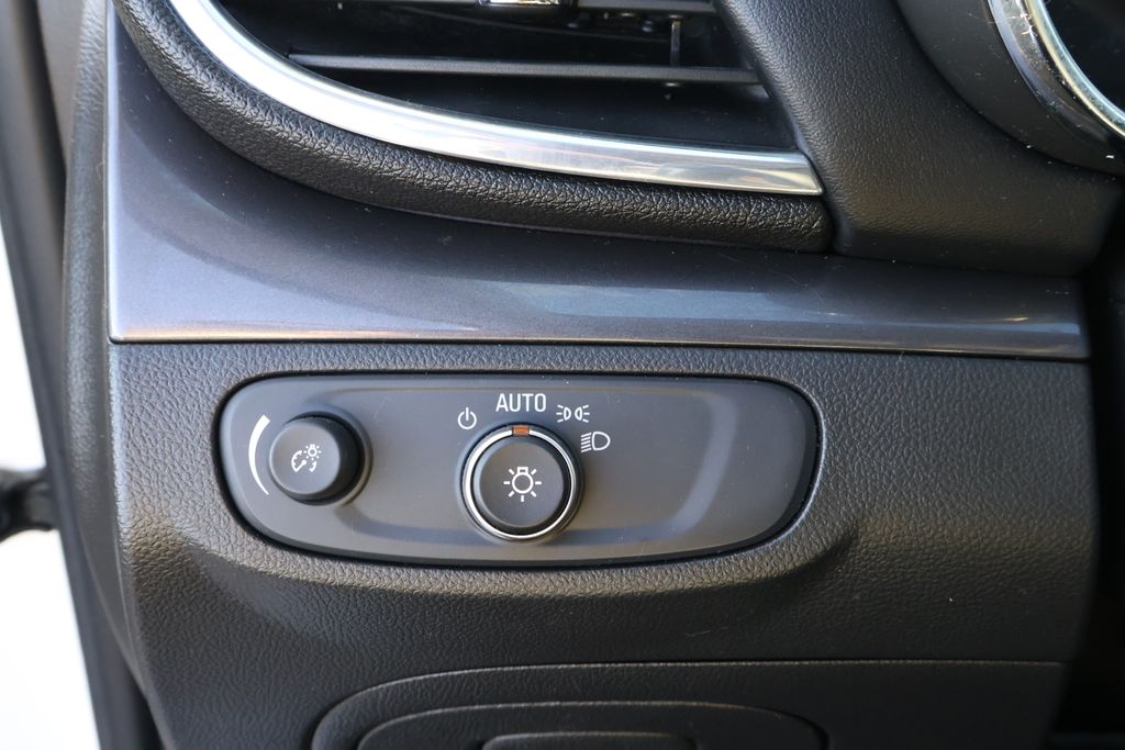 2020 Buick Encore Preferred photo 16