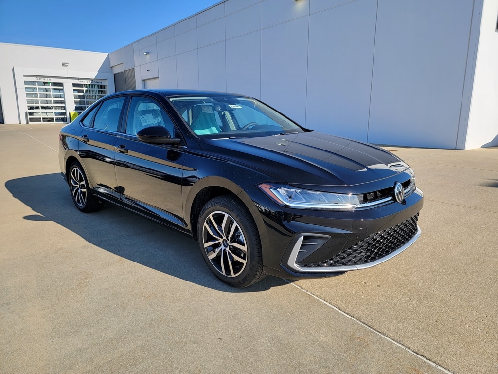 2026 Volkswagen Jetta SE's photo