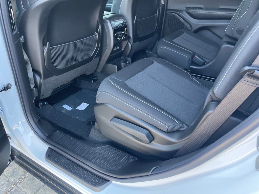 2025 Jeep Grand Cherokee Laredo Altitude photo 8