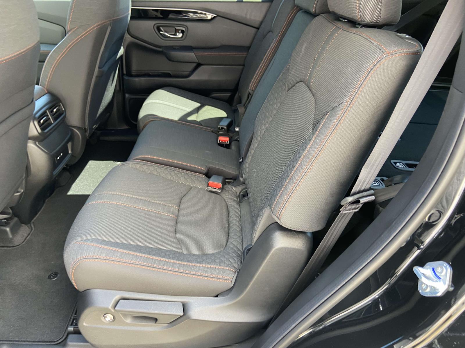 2025 Honda Pilot Sport photo 5