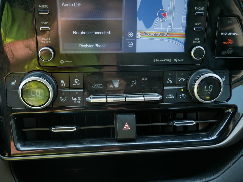 2022 Toyota Highlander XLE photo 23