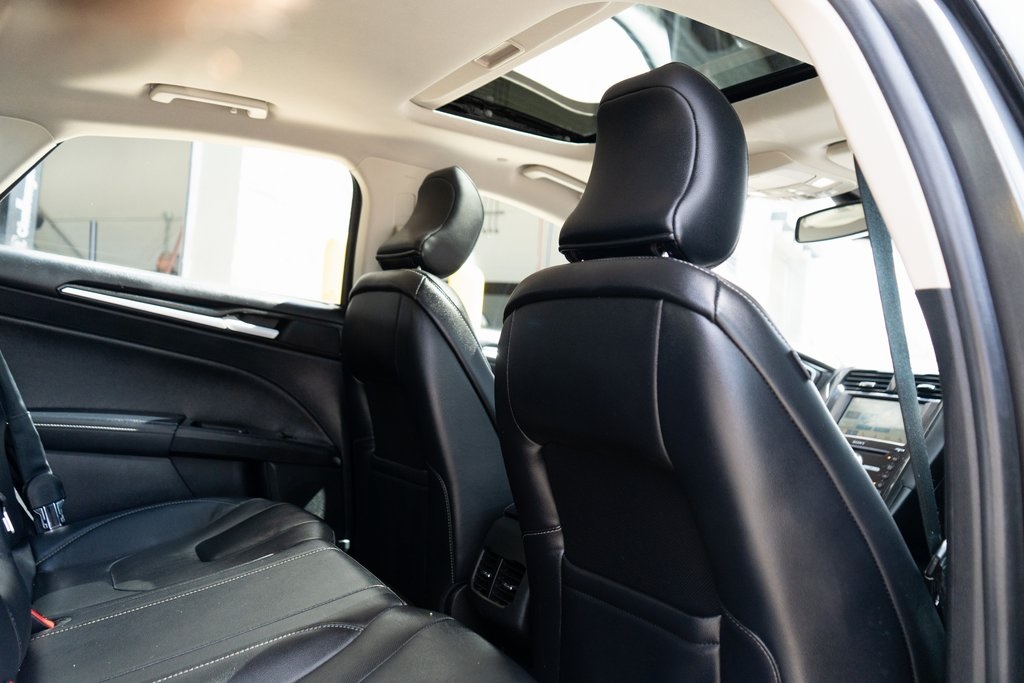 2019 Ford Fusion Hybrid Titanium photo 29