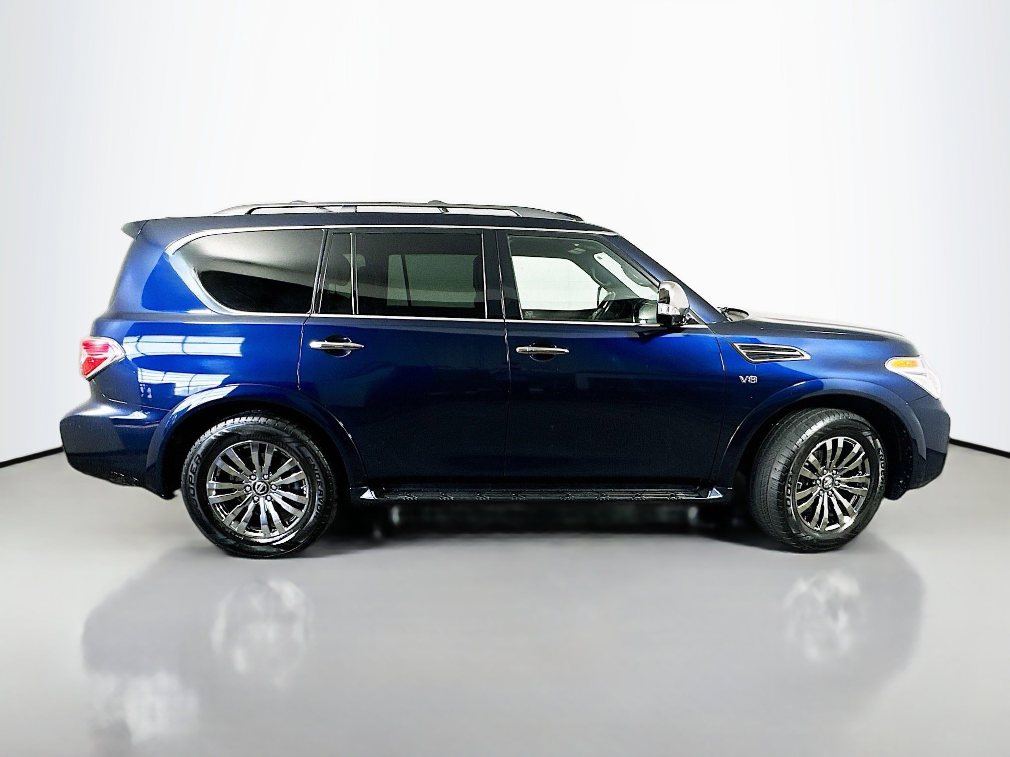 2019 Nissan Armada Platinum photo 8