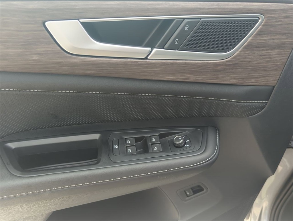 2025 Volkswagen Atlas SEL photo 20