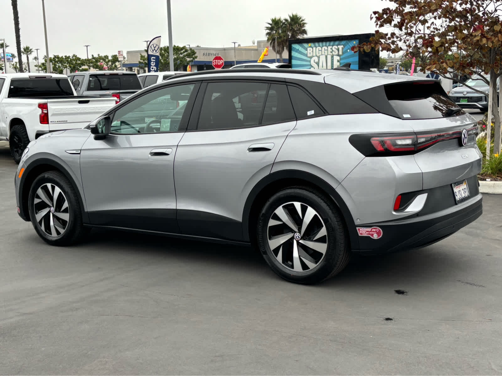 2023 Volkswagen ID.4 Pro photo 5