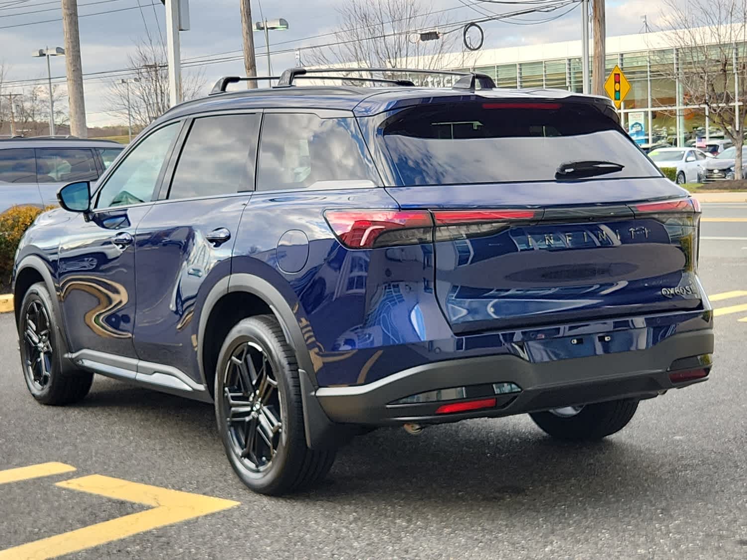 2026 Infiniti QX60 Luxe photo 3