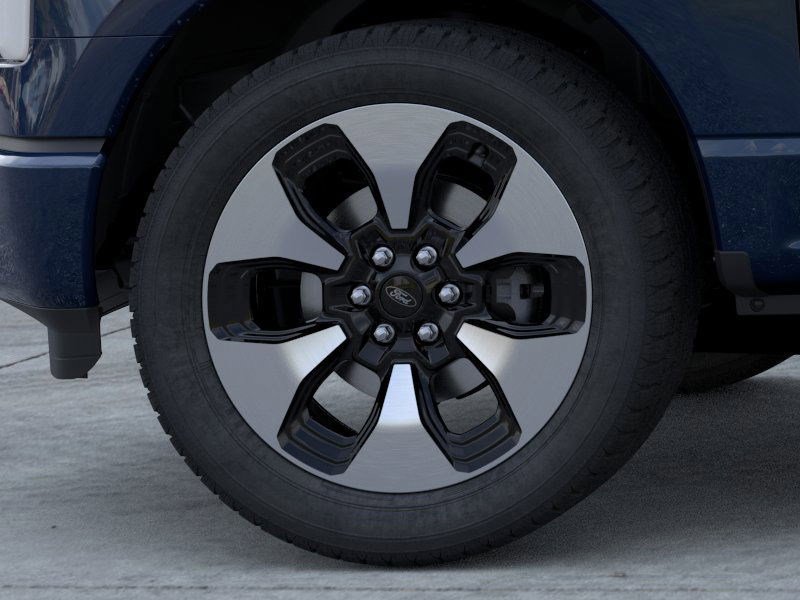 2025 Ford F-150 Lightning Platinum photo 4
