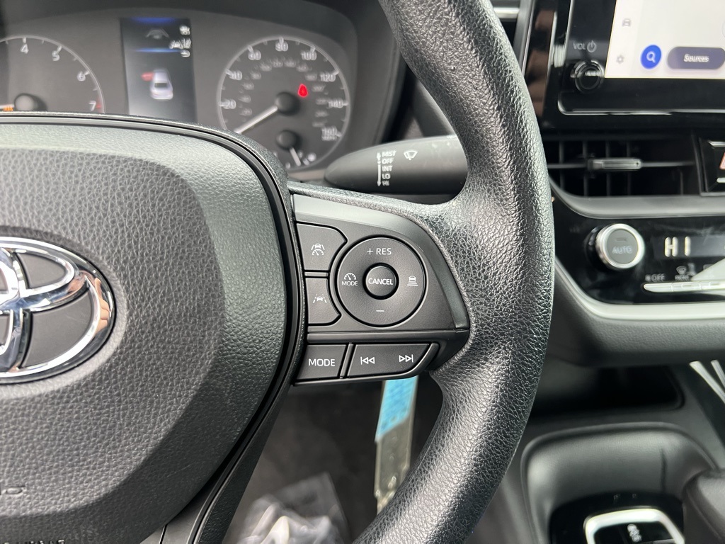 2023 Toyota Corolla LE photo 13