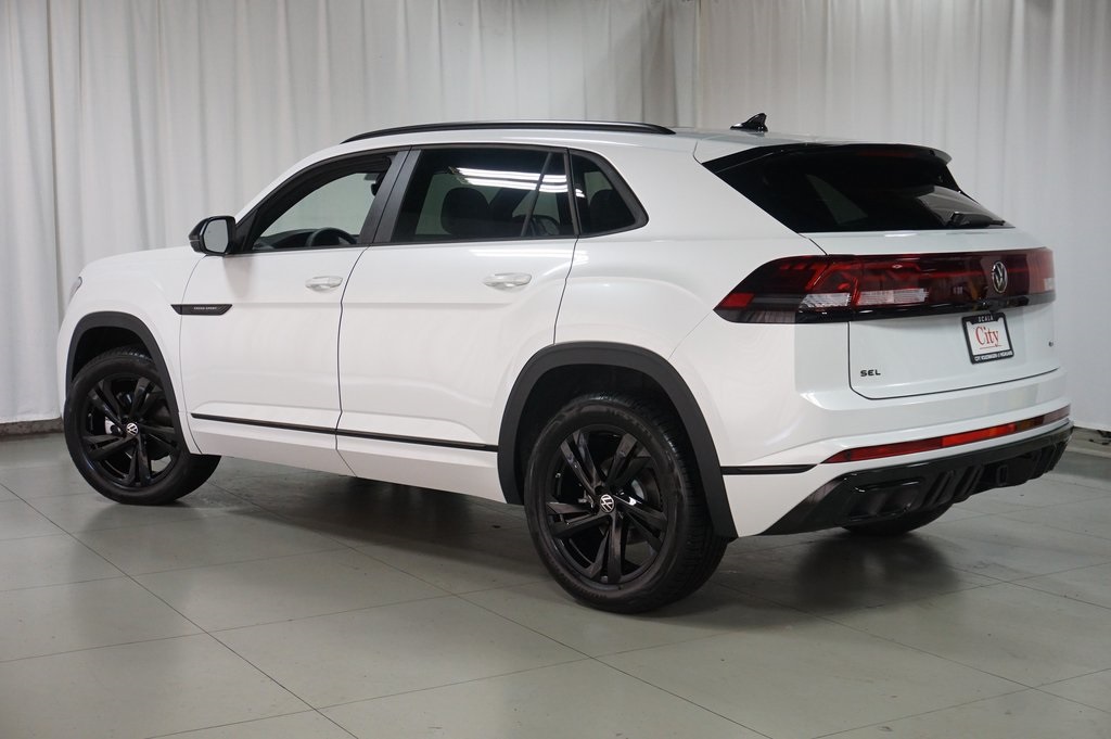 2025 Volkswagen Atlas Cross Sport SEL R-Line photo 7