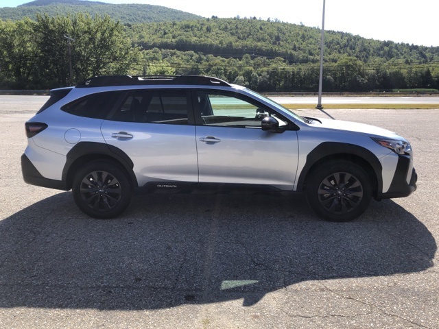2025 Subaru Outback Onyx Edition photo 2