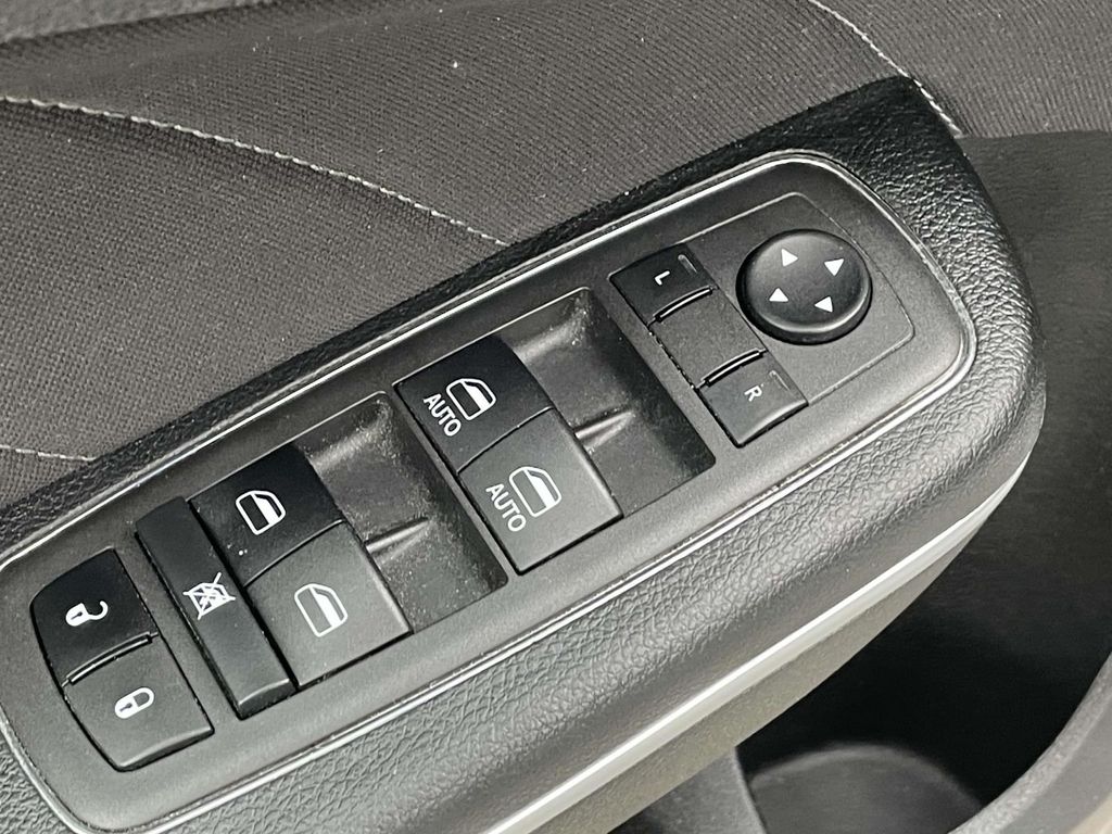 2022 Dodge Charger SXT photo 11