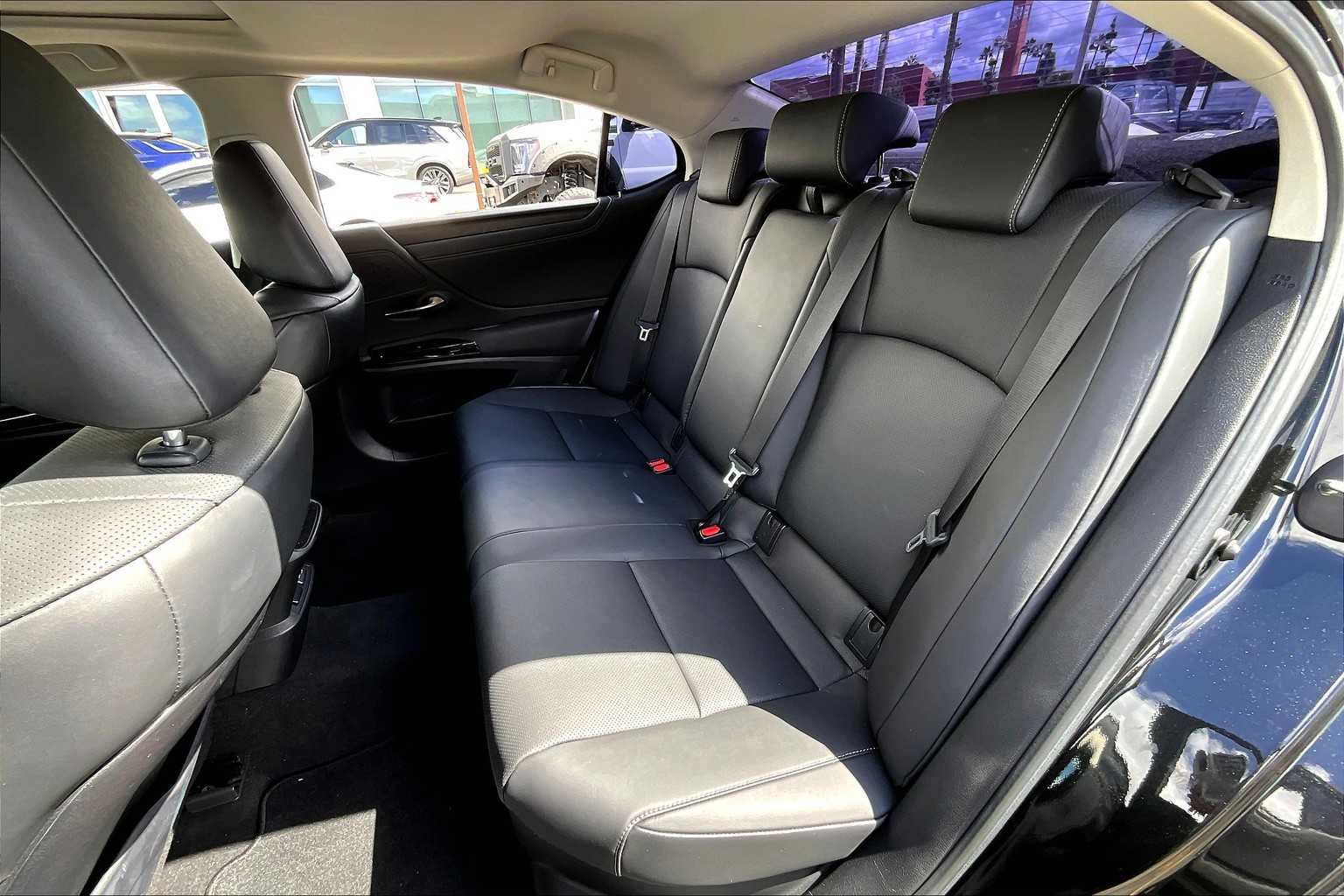 2023 Lexus ES Premium photo 19