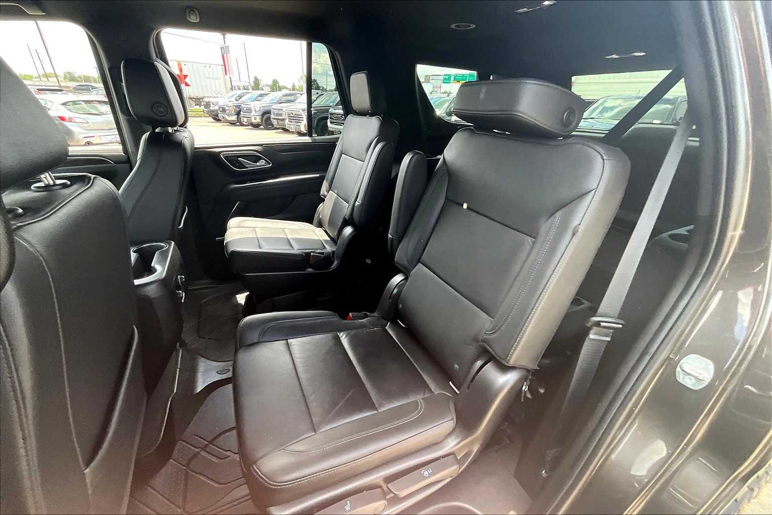 2021 Chevrolet Tahoe LT photo 17