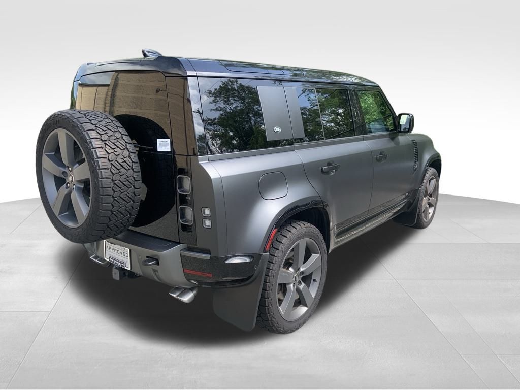 2024 Land Rover Defender 110 Carpathian Edition photo 6