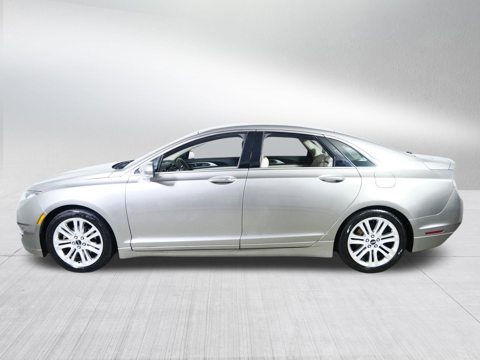 2016 Lincoln MKZ photo 4