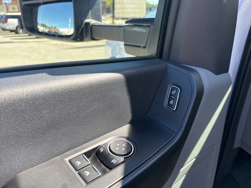 2025 Ford F-600 photo 15