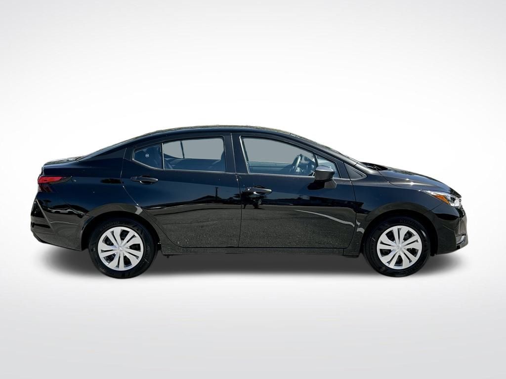 2025 Nissan Versa S photo 6