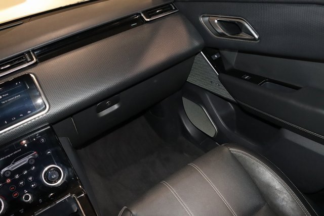 2018 Land Rover Range Rover Velar R-Dynamic SE photo 18