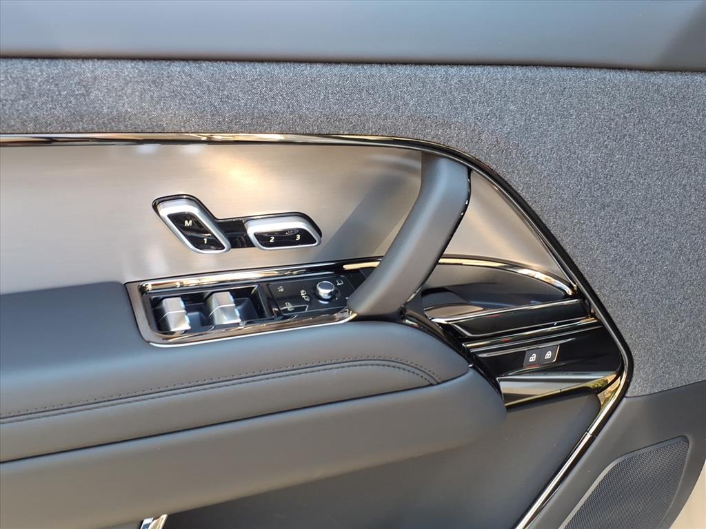2025 Land Rover Range Rover Sport SE photo 10