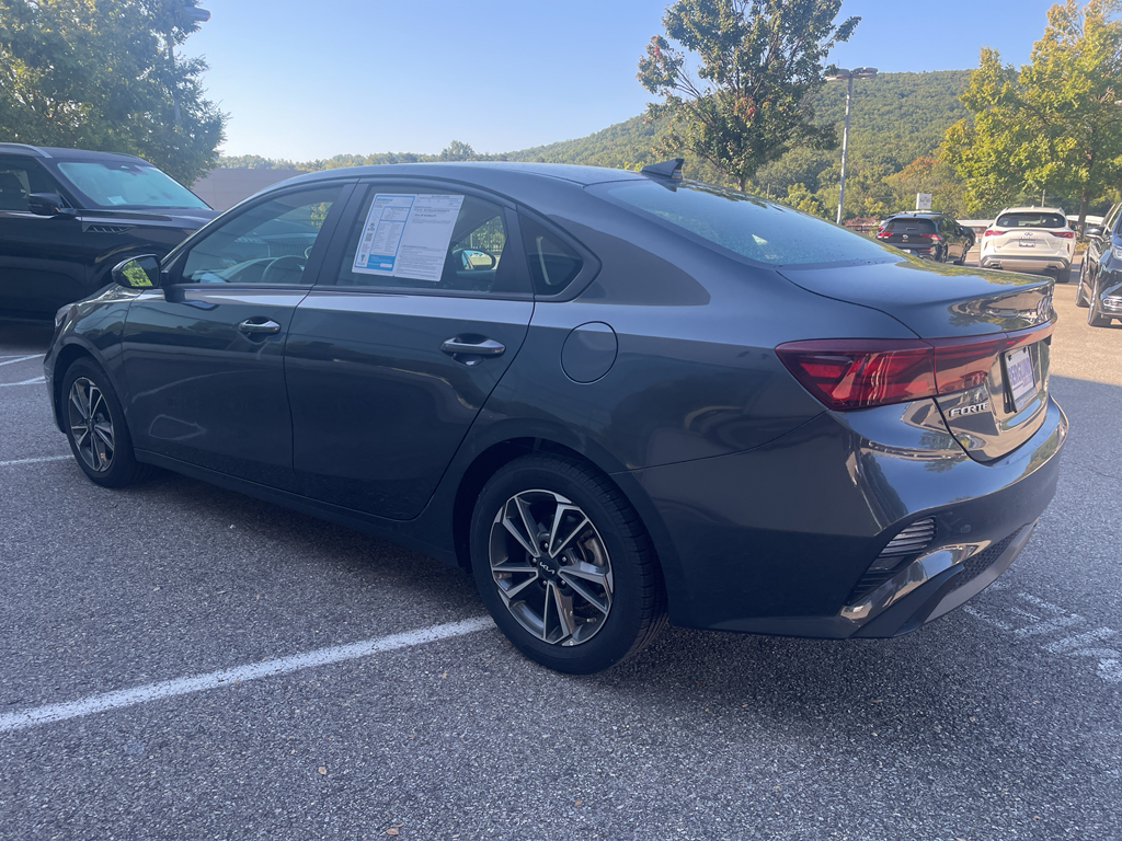 2023 Kia Forte LXS photo 9