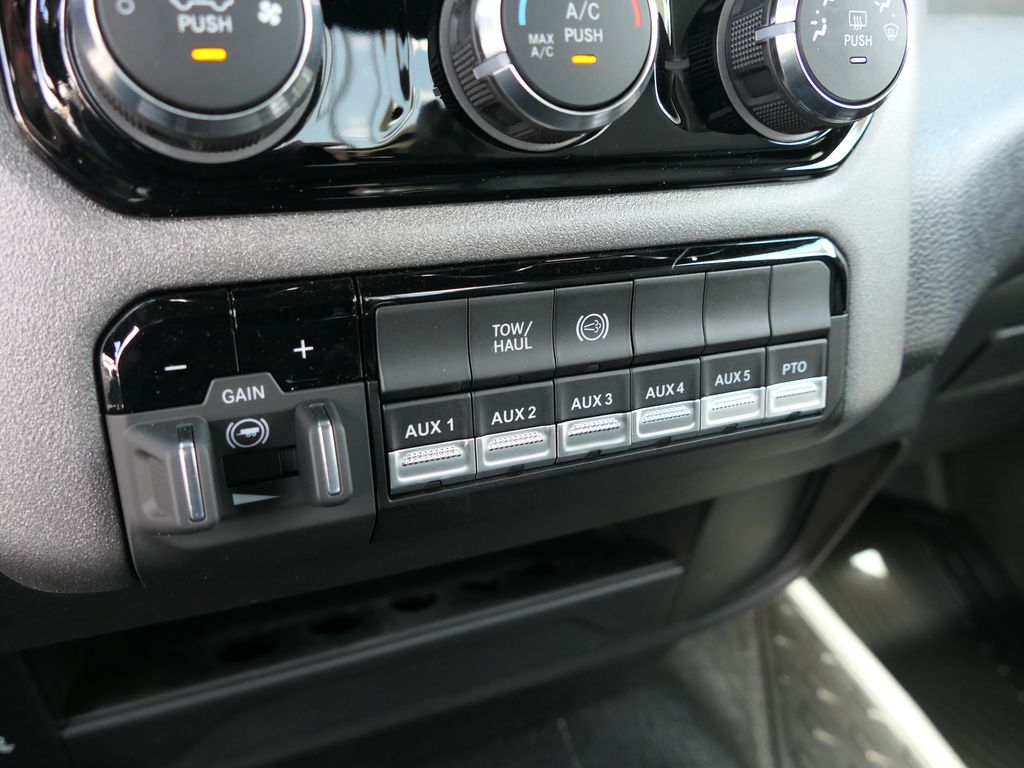 2026 Ram 3500 Tradesman photo 16