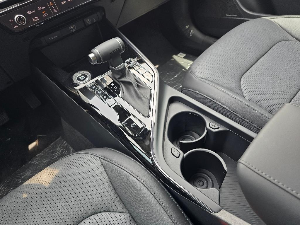 2025 Kia Niro SX Touring photo 9