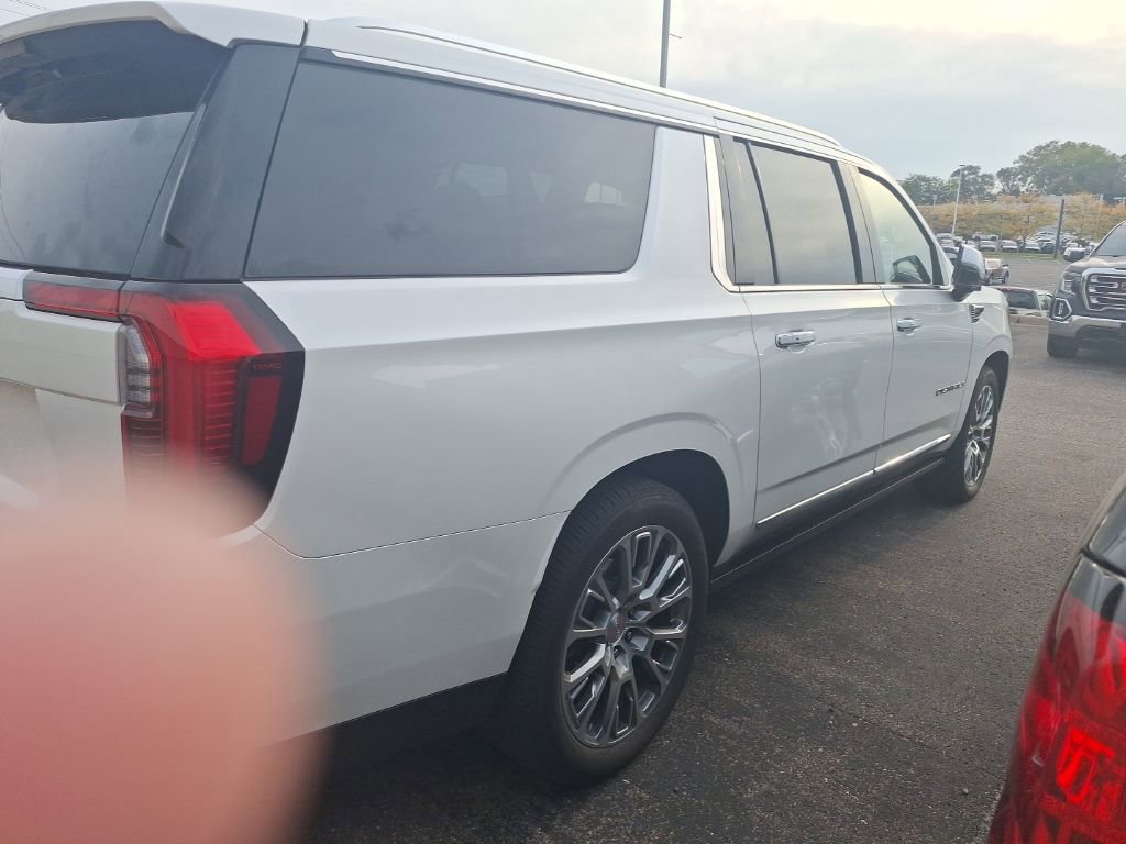 2025 Gmc Yukon XL Denali photo 2