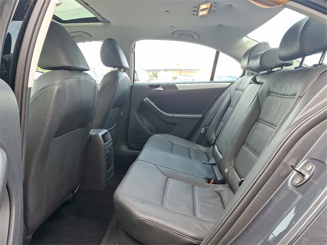 2011 Volkswagen Jetta SEL photo 10