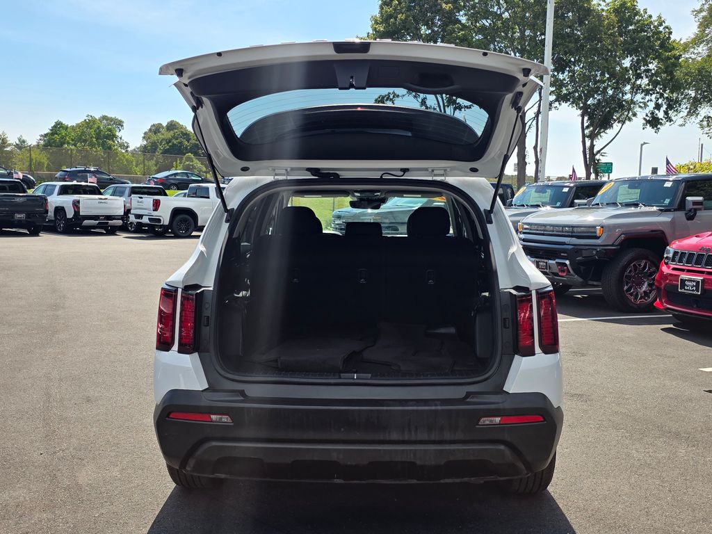 2022 Kia Sorento LX photo 19